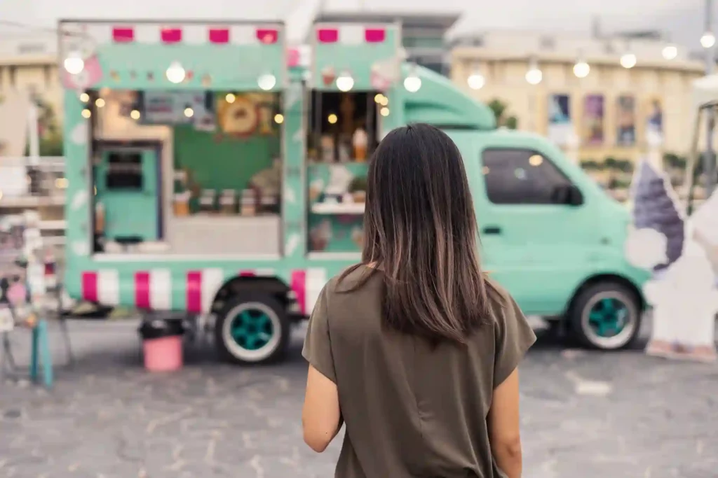 Get A Taste of The Local Food at Trendy Food Trucks